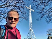 49 Alla  croce di vetta  del Monte Zucco (1232 m) 